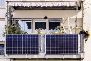 Wie funktioniert eine Balkonsolaranlage?